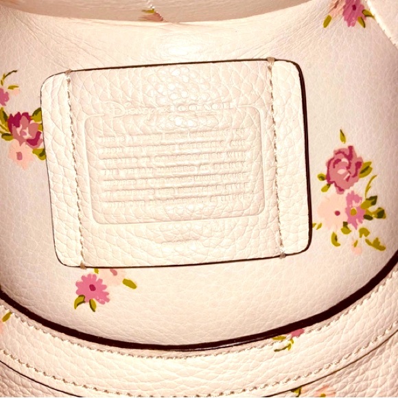 LIMITED EDITION Coach & Disney Minnie Mouse XL leather Collectors Doll. - Picture 3 of 7